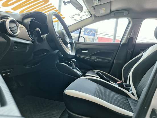 NISSAN-VERSA-2022