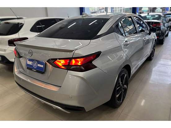 NISSAN-VERSA-2023