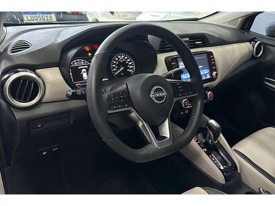 NISSAN-VERSA-2023