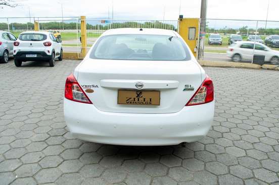 NISSAN-VERSA-2014