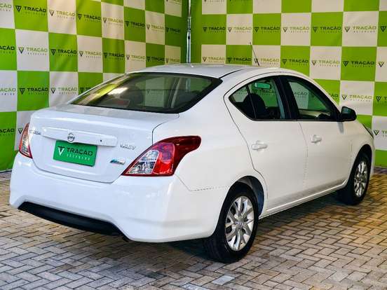 NISSAN-VERSA-2018