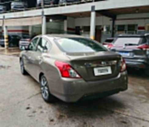 NISSAN-VERSA-2017