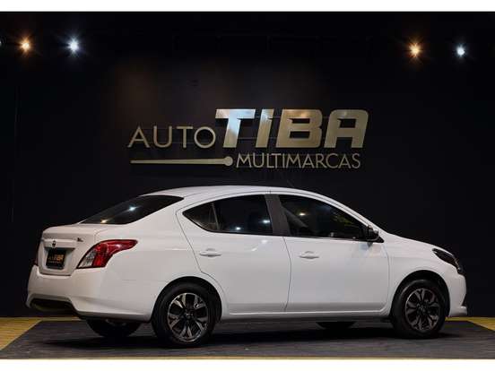 NISSAN-VERSA-2018