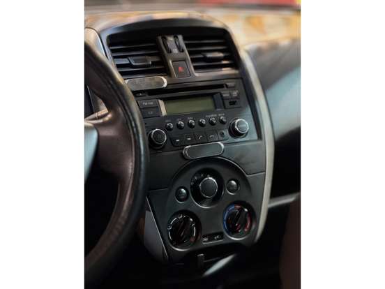 NISSAN-VERSA-2018
