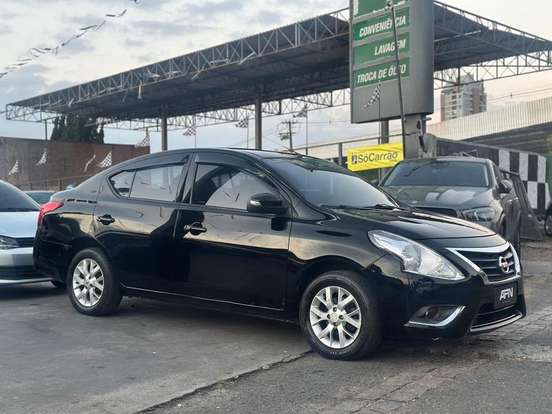 NISSAN-VERSA-2019