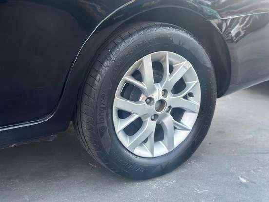 NISSAN-VERSA-2019