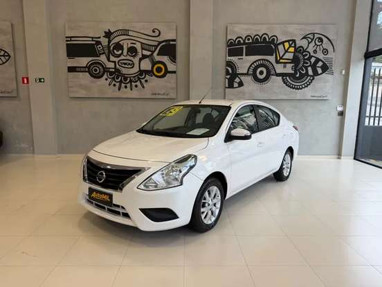 NISSAN-VERSA-2018