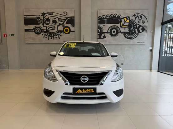 NISSAN-VERSA-2018