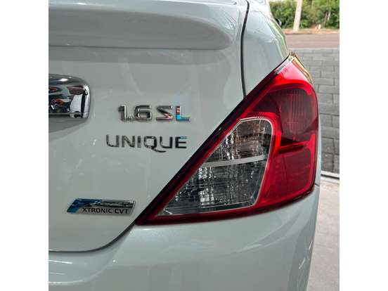 NISSAN-VERSA-2017