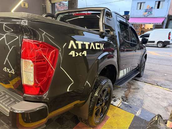 NISSAN-FRONTIER-2023