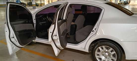 NISSAN-SENTRA-2011