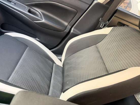 NISSAN-VERSA-2021