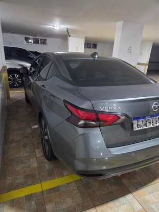 NISSAN-VERSA-2020