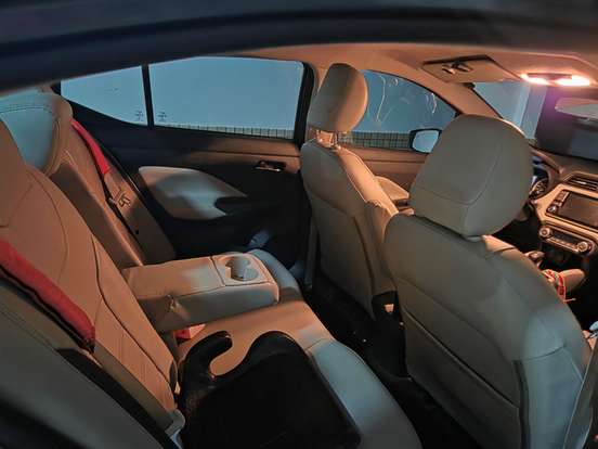 NISSAN-VERSA-2020