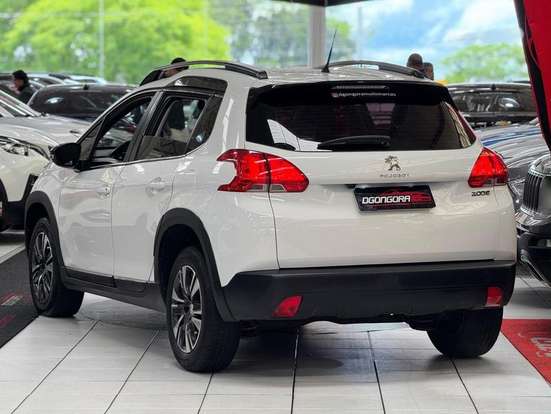 PEUGEOT-2008-2021
