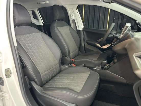 PEUGEOT-2008-2021