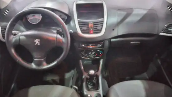PEUGEOT-207-2011