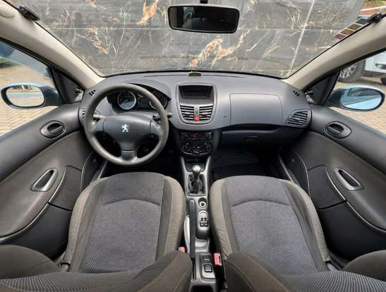PEUGEOT-207-1.4 XR 8V FLEX 4P MANUAL PEUGEOT-207-2010
