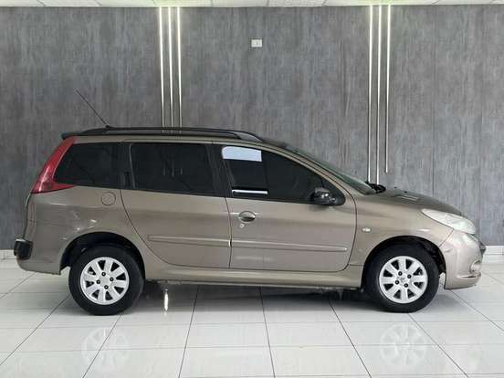 PEUGEOT-207-1.4 XR SPORT SW 8V FLEX 4P MANUAL PEUGEOT-207-2010
