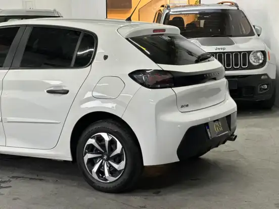 PEUGEOT-208-2023
