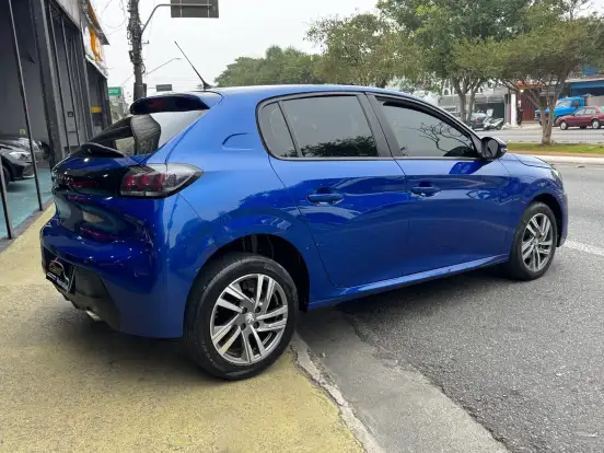 PEUGEOT-208-2022