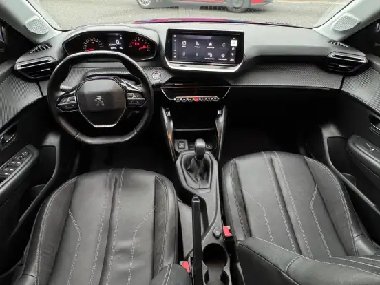 PEUGEOT-208-2022