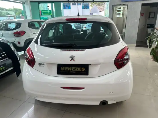 PEUGEOT-208-2019