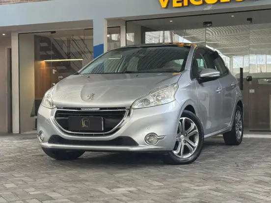 PEUGEOT-208-2015