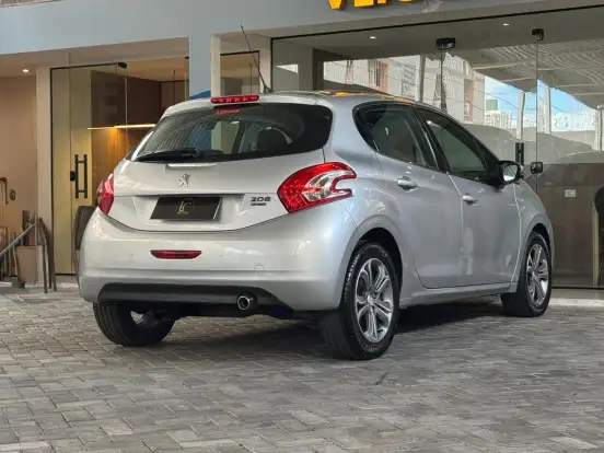 PEUGEOT-208-1.6 GRIFFE 16V FLEX 4P AUTOMÁTICO PEUGEOT-208-2015