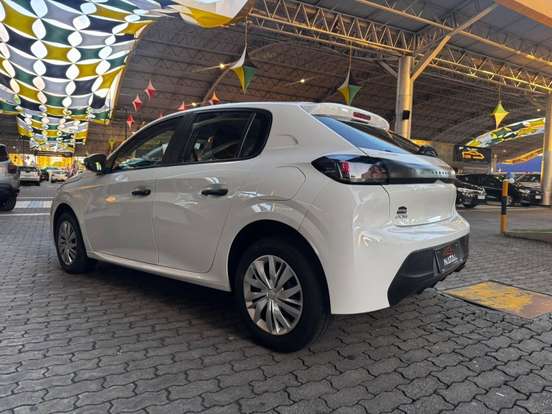 PEUGEOT-208-2023
