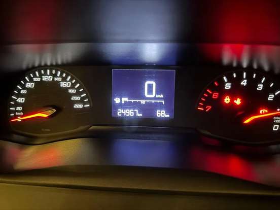 PEUGEOT-208-2024