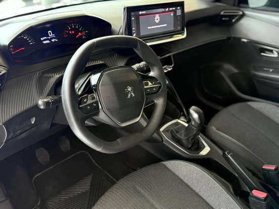 PEUGEOT-208-2024