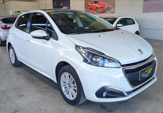 PEUGEOT-208-2018