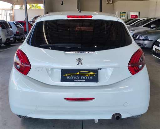 PEUGEOT-208-2018