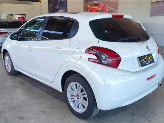 PEUGEOT-208-1.2 ALLURE 12V FLEX 4P MANUAL PEUGEOT-208-2018