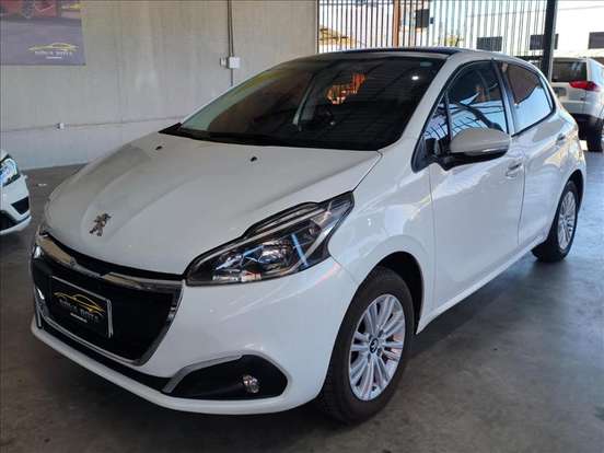 PEUGEOT-208-2018