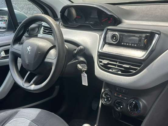 PEUGEOT-208-2014