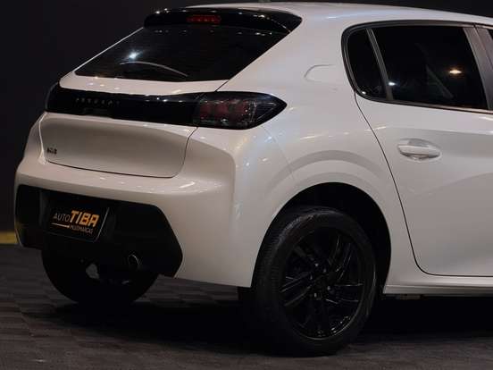 PEUGEOT-208-2022