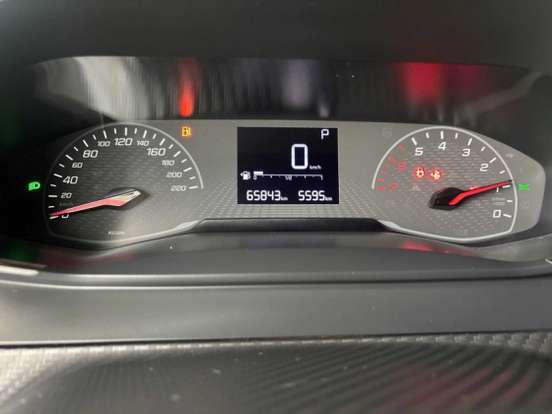 PEUGEOT-208-2022