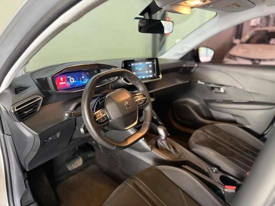 PEUGEOT-208-2020