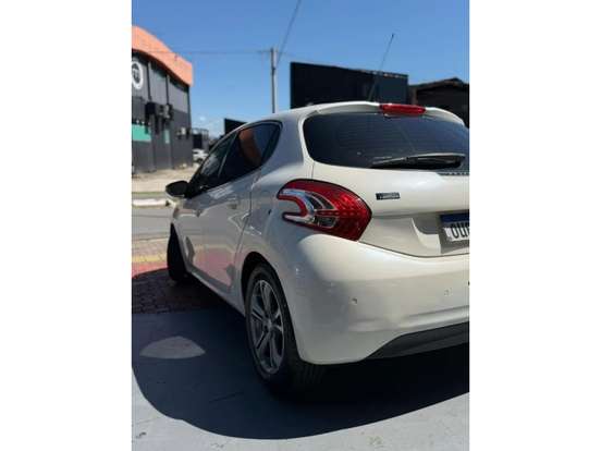PEUGEOT-208-1.6 GRIFFE 16V FLEX 4P AUTOMÁTICO PEUGEOT-208-2013