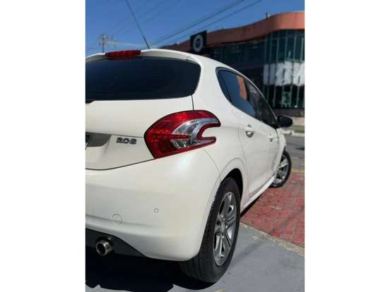 PEUGEOT-208-2013