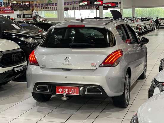 PEUGEOT-208-2015