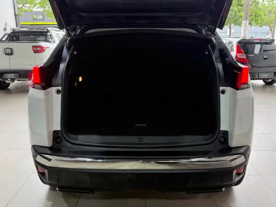 PEUGEOT-3008-2018