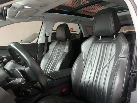 PEUGEOT-3008-2018