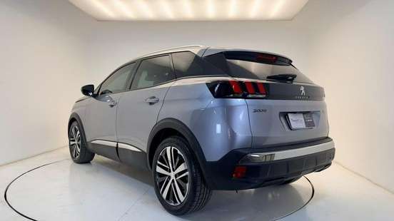 PEUGEOT-3008-2018