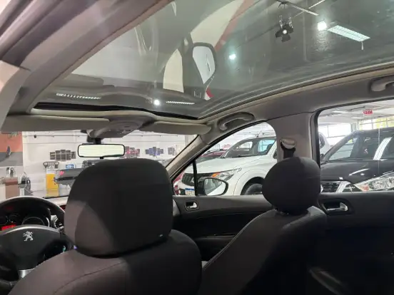 PEUGEOT-308-2015