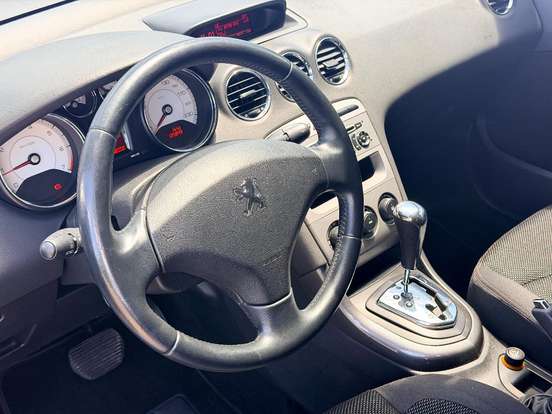 PEUGEOT-408-2011