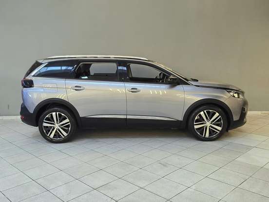 PEUGEOT-5008-1.6 GRIFFE PACK THP 16V GASOLINA 4P AUTOMÁTICO PEUGEOT-5008-2017