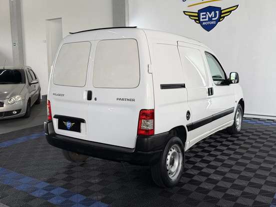 PEUGEOT-PARTNER-1.6 FURGÃO 800KG 16V FLEX 3P MANUAL PEUGEOT-PARTNER-2018